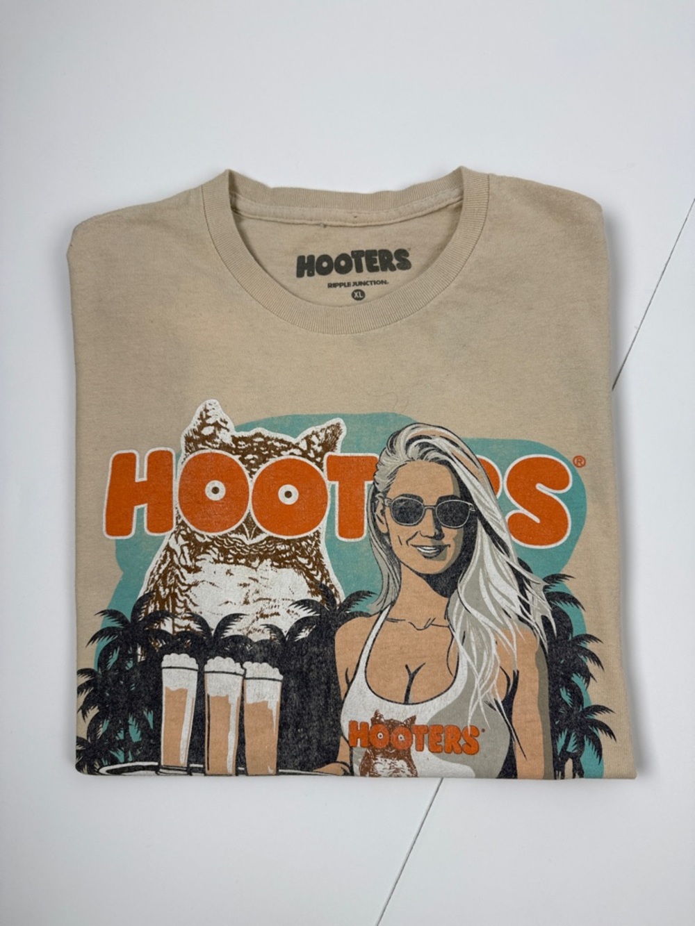 Hooters Beige Tee with Orange & Teal Graphic